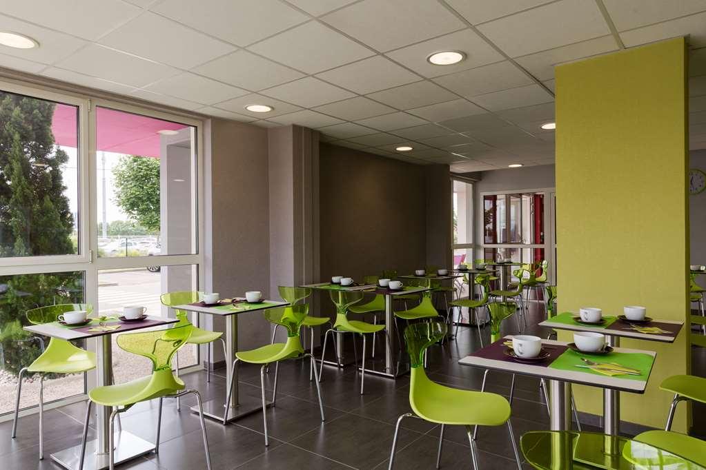 The Originals City, Hotel Des Lys, Dreux Amenities photo